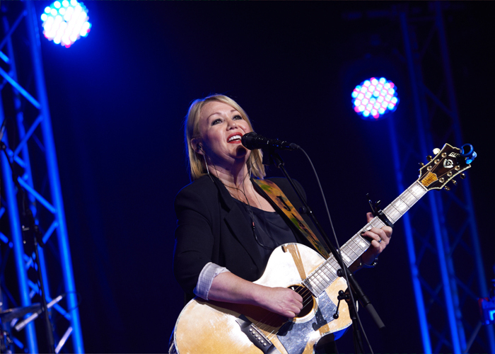 Jann Arden performs at Crohn's and Colitis Canada's 2017 Gala