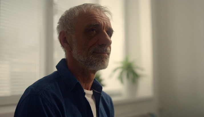An older man with IBD hopeful for better disease management and monitoring
